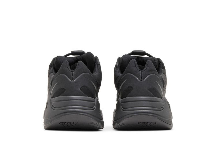 yeezy-boost-700-mnvn-triple-black-2024-fv4440-24_05