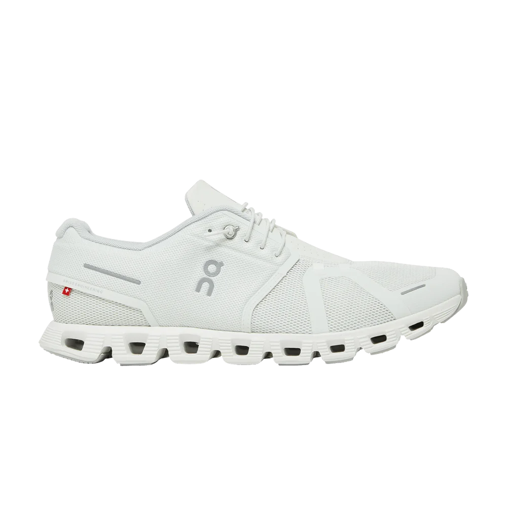 Krossovki-ON-Cloud-5-Ice-White
