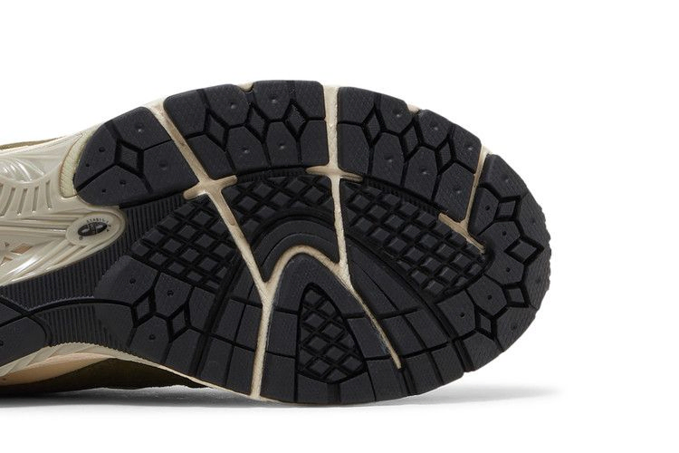 sneakersnstuff-x-2002r-mule-goods-for-home-m2002rms_04