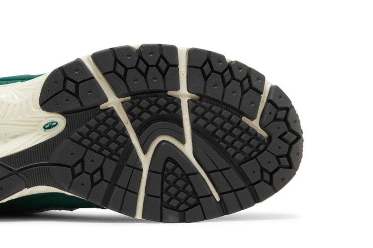 Кроссовки New Balance 2002R 'Suede Pack - Forest Green'