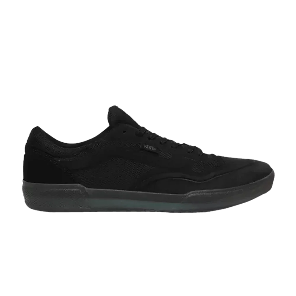 Krossovki-Vans-Ave-Pro-Black-Smoke