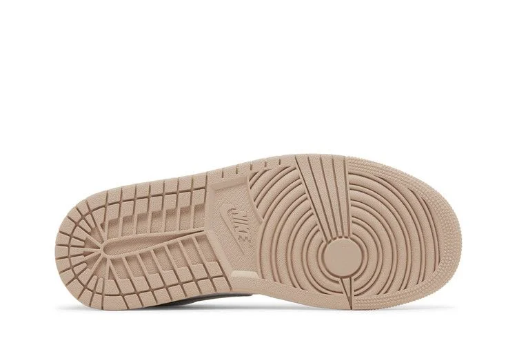 Кроссовки Wmns Air Jordan 1 Low 'Particle Beige'