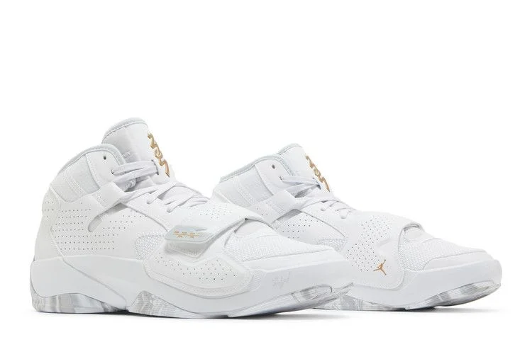 Krossovki-Air-Jordan-Zion-2-TB-White-Metallic-Gold-7