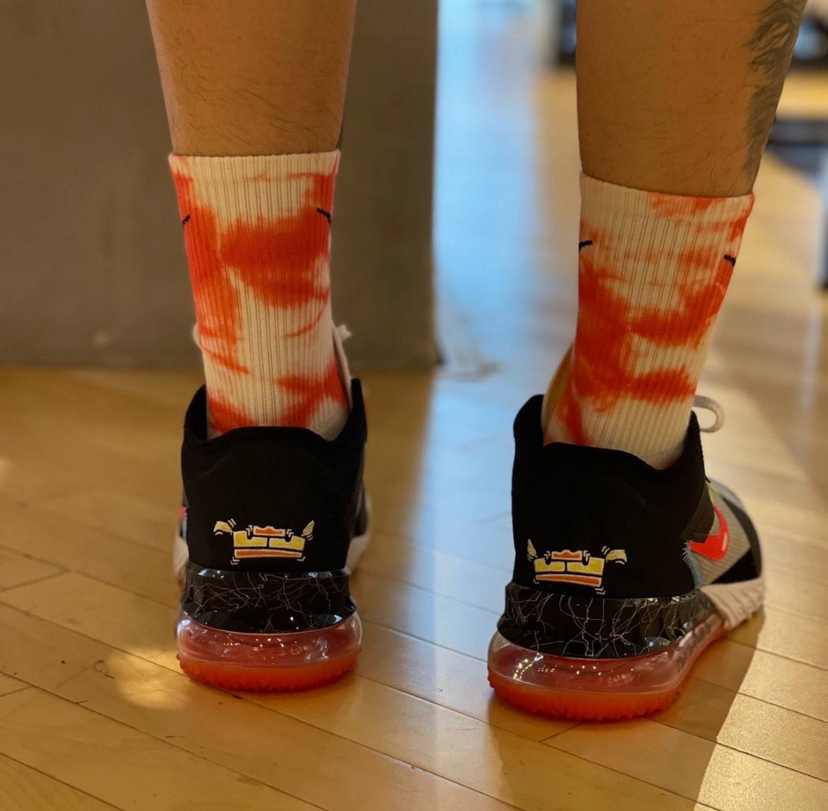 Кроссовки Space Jam x Nike LeBron 18 Low EP Sylvester x Tweety