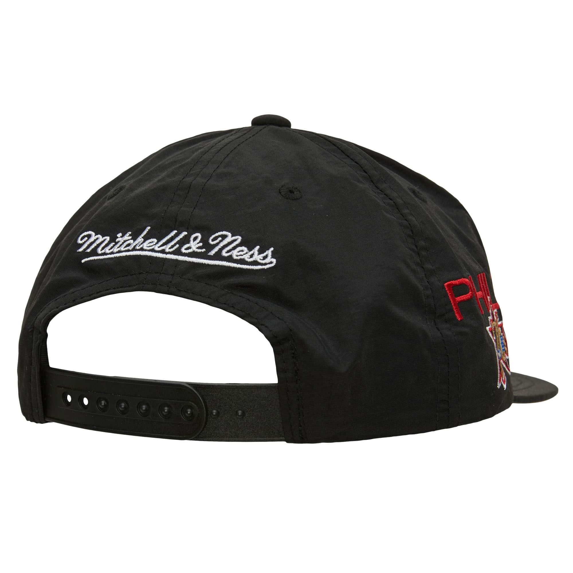 Бейсболка Mitchell & Ness Nylon Szn Deadstock Snapback HWC Philadelphia 76ers