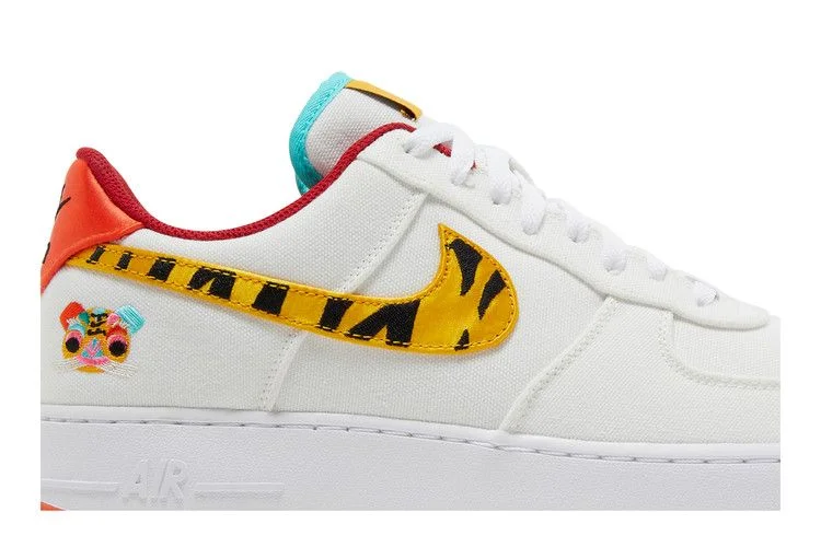 Кроссовки Nike Air Force 1 '07 LV8 'Year of the Tiger'