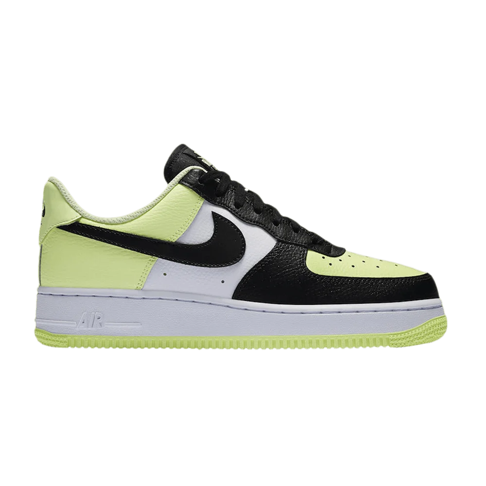 Krossovki-Nike-Wmns-Air-Force-1-Low-Barely-Volt