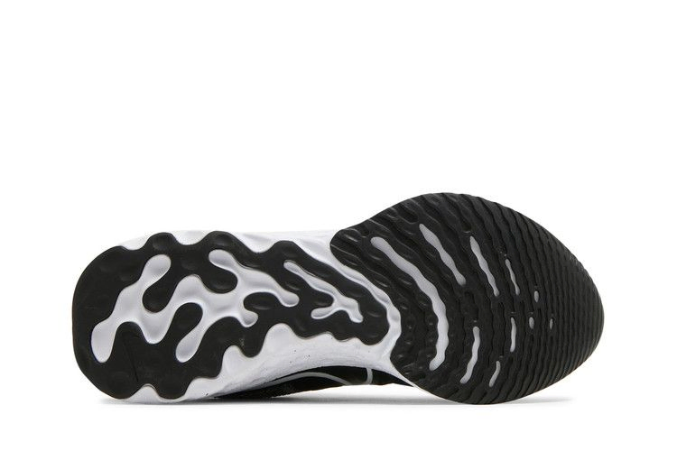 wmns-react-infinity-run-flyknit-2-white-black-ct2423-101_03