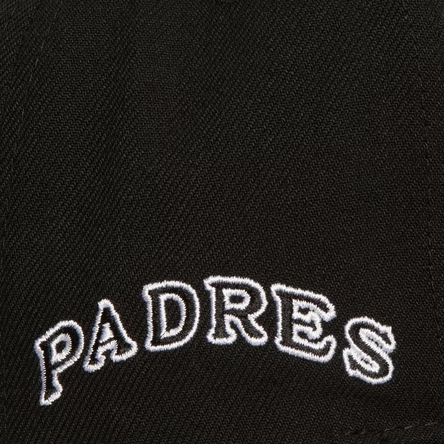 Бейсболка Mitchell & Ness Black White San Diego Padres Cooperstown Collection Evergreen OG Snapback Hat