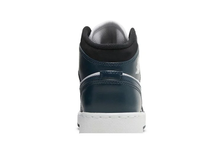 Кроссовки Air Jordan 1 Mid GS 'Armory Navy'