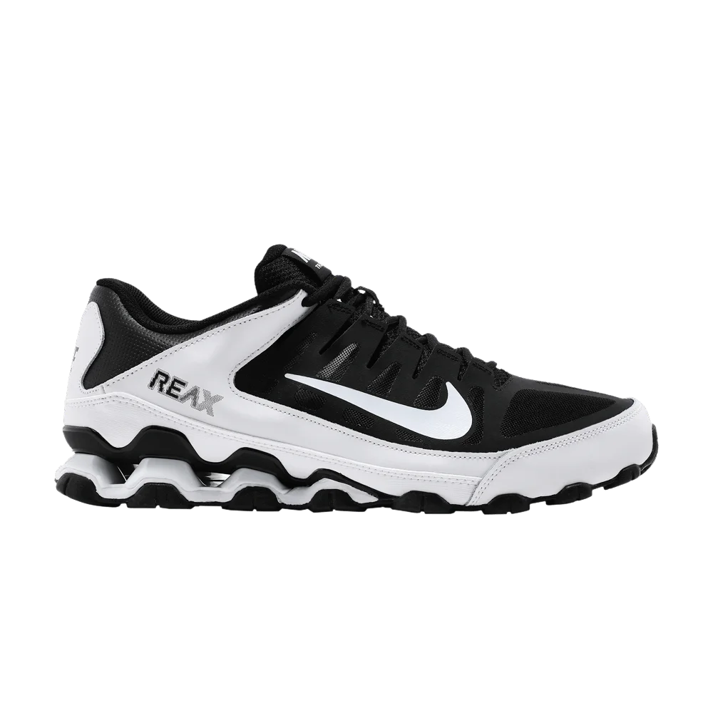 Krossovki-Nike-Reax-8-TR-Black-White-1