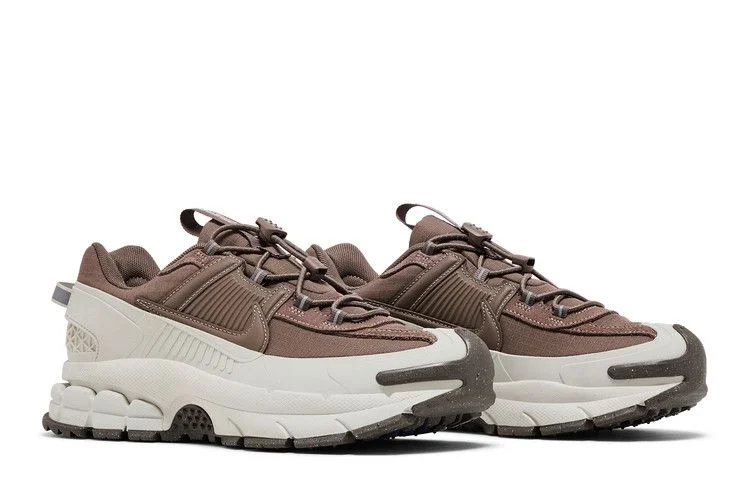 Krossovki-Nike-Wmns-Zoom-Vomero-Roam-Light-Bone-Mink-Brown-7