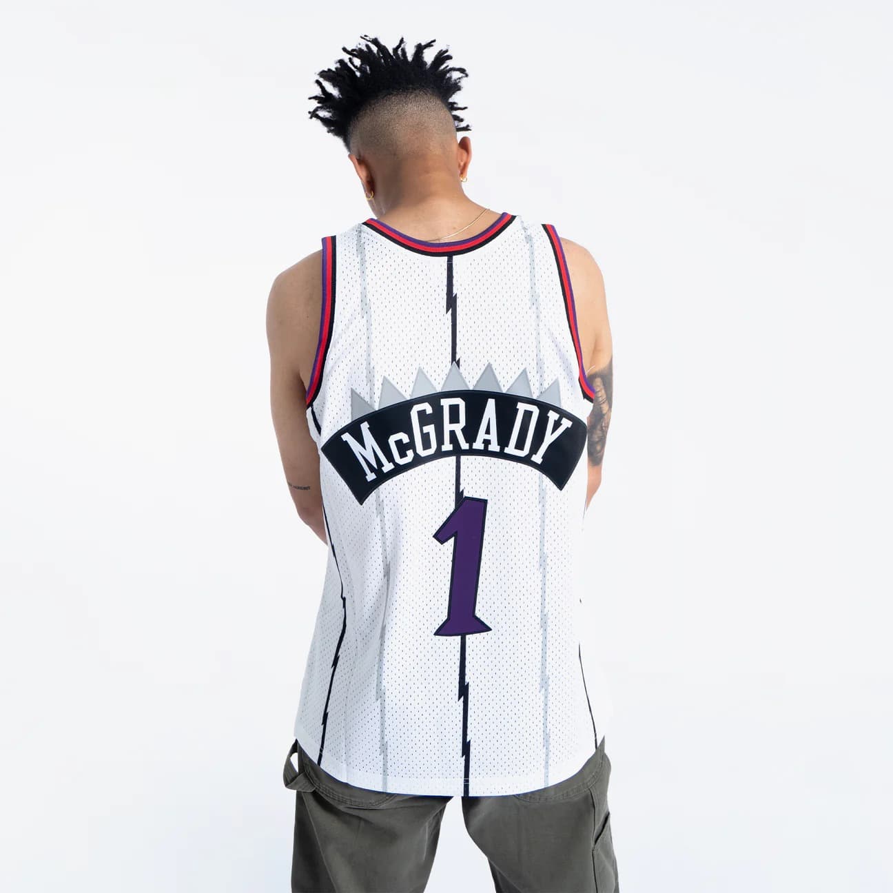 1998-99-Toronto-Raptors-Tracy-McGrady-1-Swingman-Hardwood-Classics-White-Jersey-2