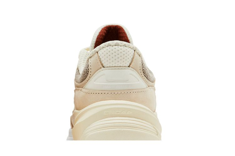 loro-piana-x-990v6-made-in-usa-raw-cashew-u990lp6_06