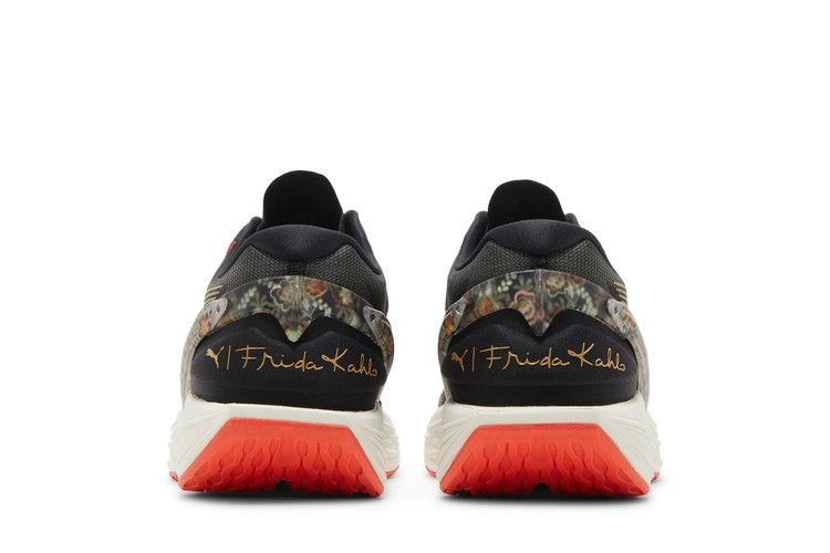 frida-kahlo-x-wmns-run-xx-nitro-floral-black-376623-01_05