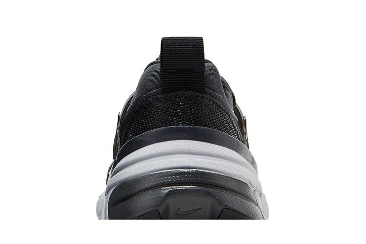 Кроссовки Nike Wmns V2K Run 'Black Metallic Silver'