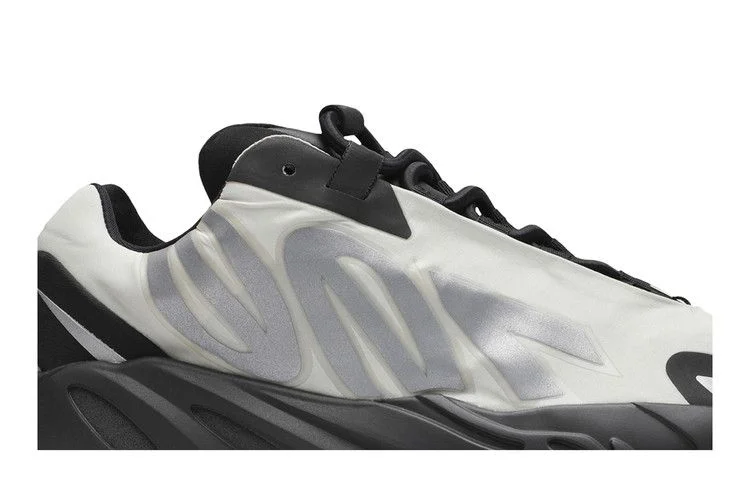 Кроссовки adidas Yeezy Boost 700 MNVN 'Bone'