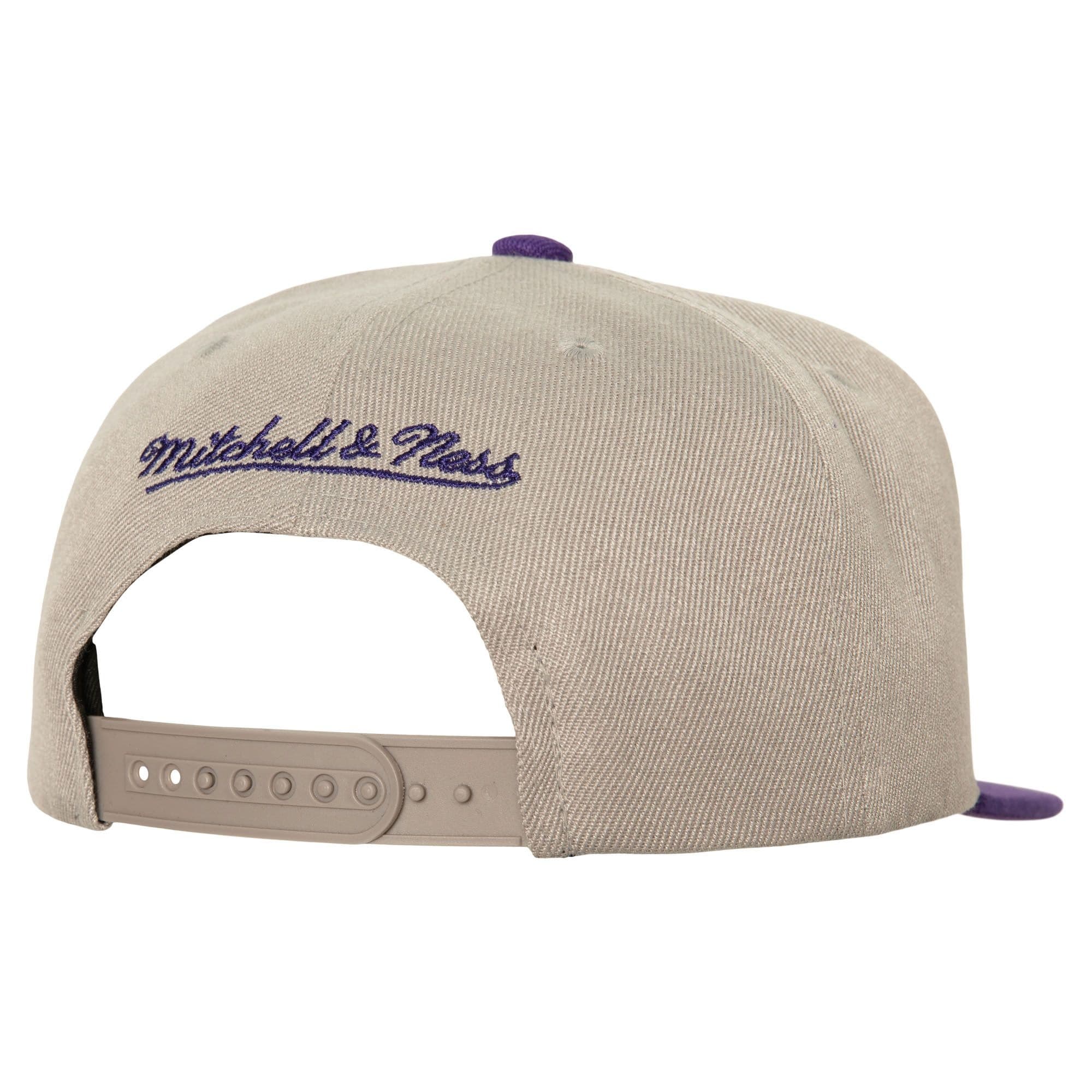 Mitchell-Ness-Top-Letter-Snapback-HWC-Charlotte-Hornets-Hat-1