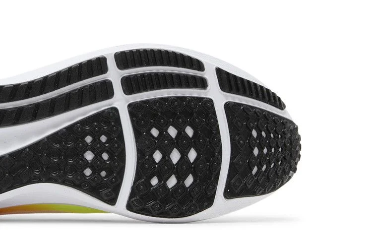 Krossovki-Nike-Air-Zoom-Pegasus-40-Coconut-Milk-Lime-4