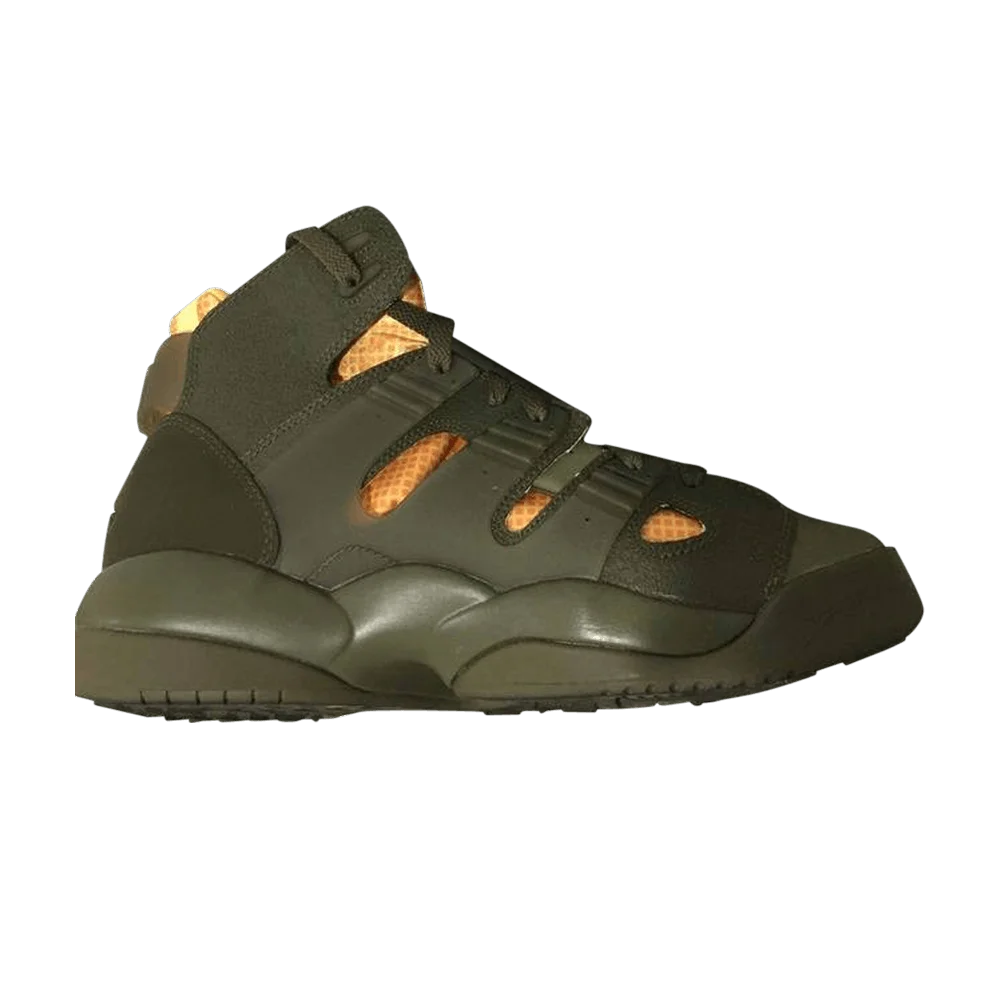 Krossovki-Undefeated-x-adidas-EQT-B-Ball
