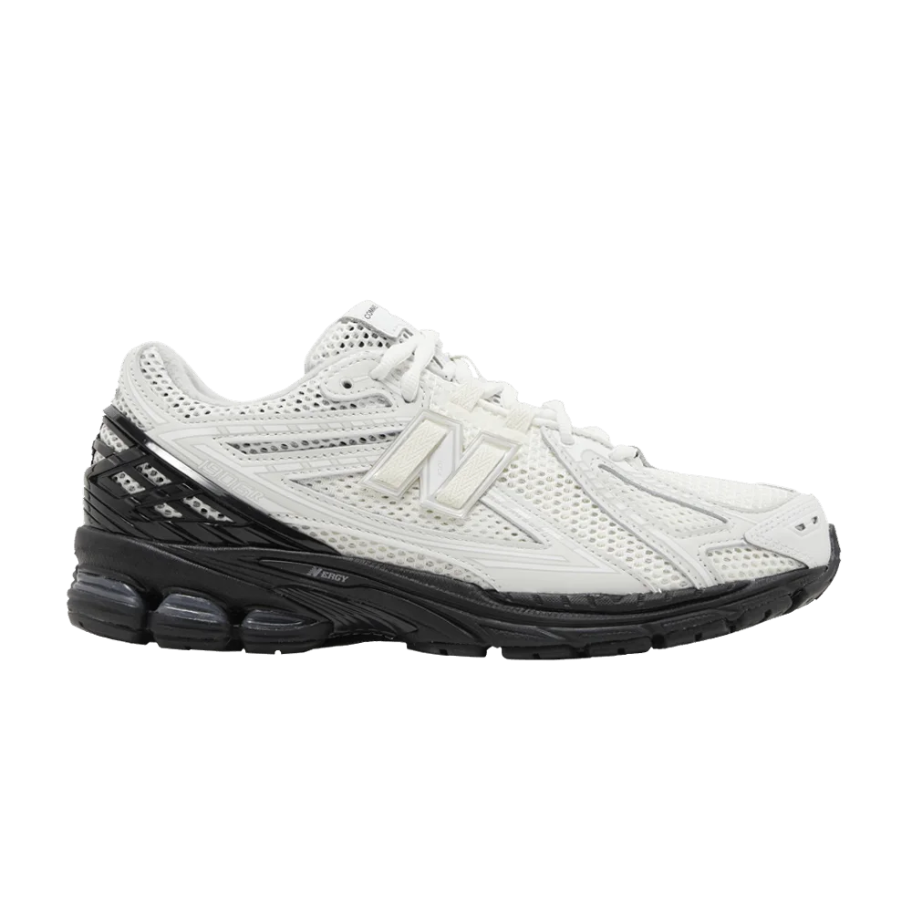 Krossovki-Comme-des-Garcons-Homme-x-New-Balance-1906R-White-Black