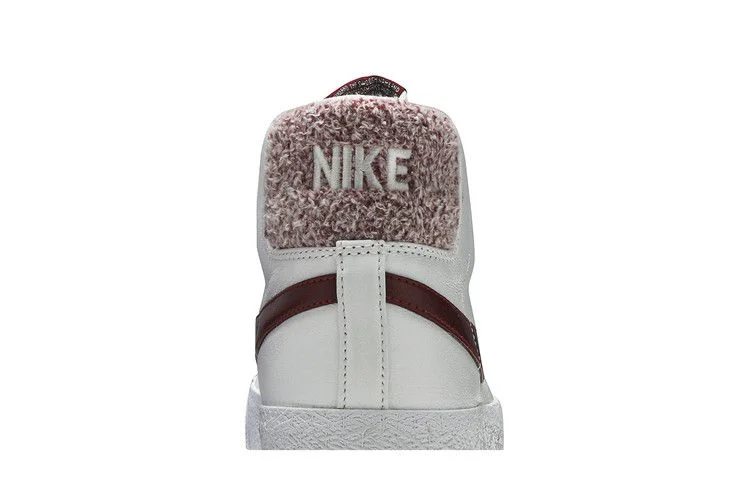 Кроссовки Nike Blazer Mid SB 'Team Red'