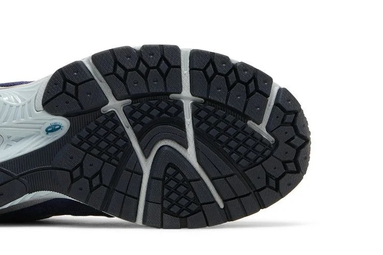 Кроссовки New Balance 2002R 'Night Tide'