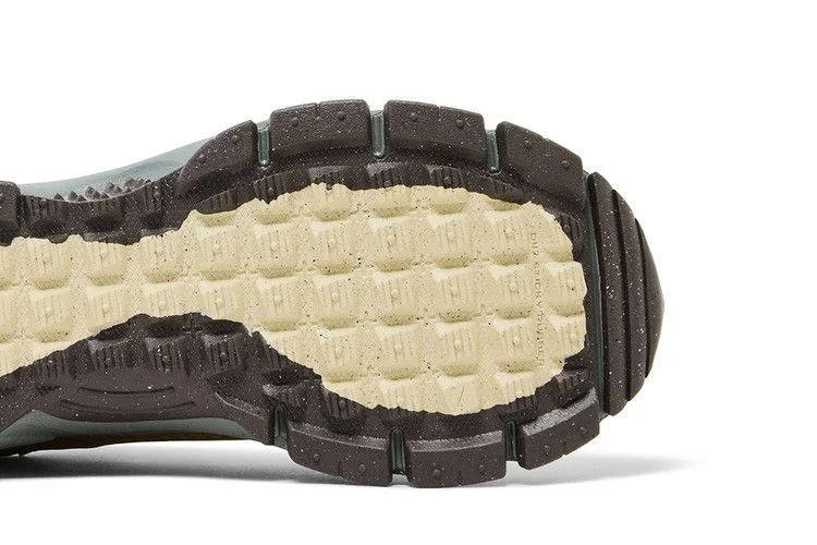 Кроссовки Nike Zoom Vomero 5 Roam 'Running Poets'
