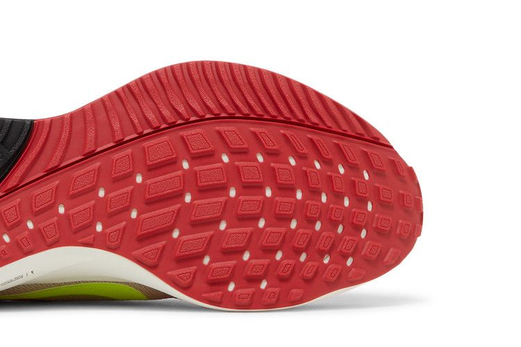 Кроссовки Nike Air Zoom Vomero 16 'Siren Red Volt'