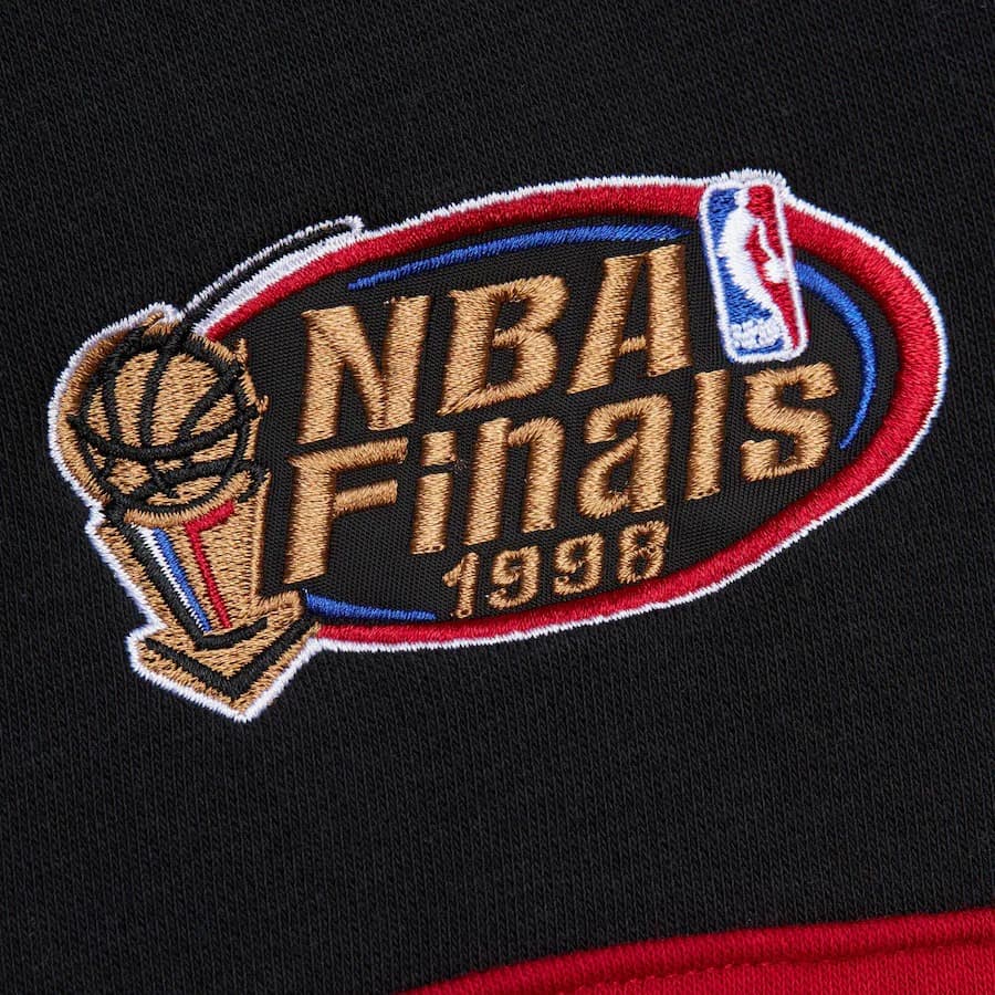 Худи Mitchell & Ness Black Chicago Bulls Vintage Logo Head Coach Fleece Pullover Hoodie