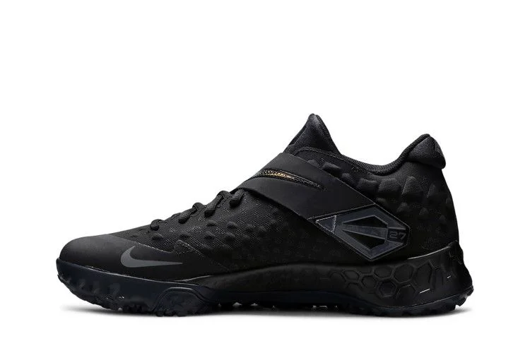 Krossovki-Nike-Force-Zoom-Trout-6-Turf-Black-Metallic-Gold-2