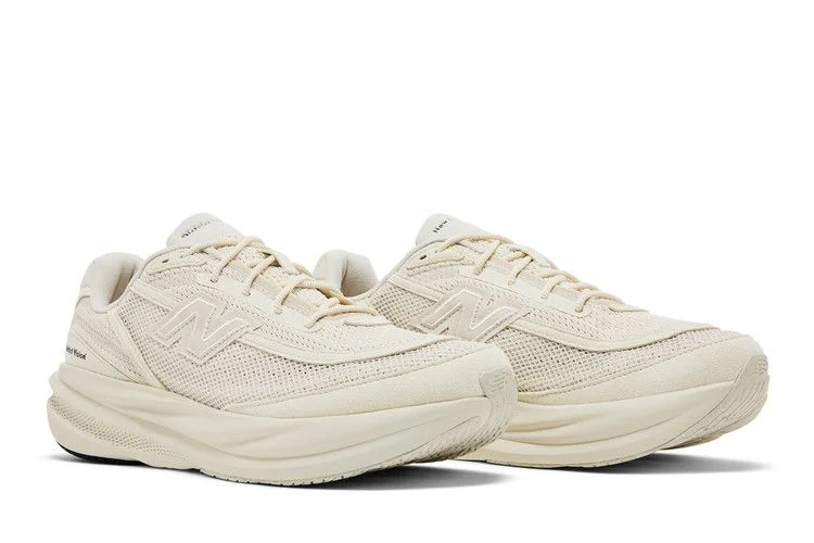 Krossovki-District-Vision-x-New-Balance-1080v15-Linen-Black-7