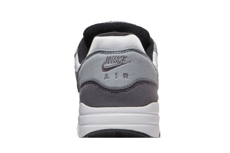 Кроссовки Nike Air Max 1 GS 'Wolf Grey Gunsmoke'
