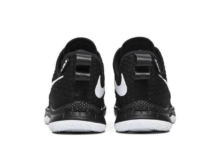 lebron-witness-3-black-white-ao4433-001_05
