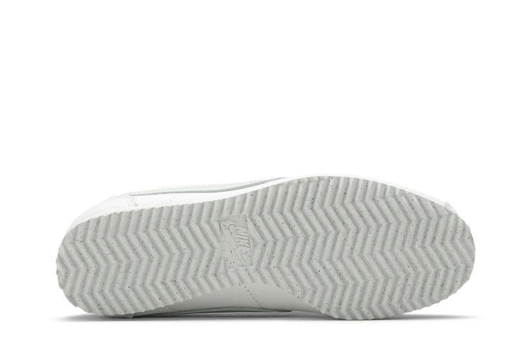 wmns-classic-cortez-flyleather-ar4874-100_03