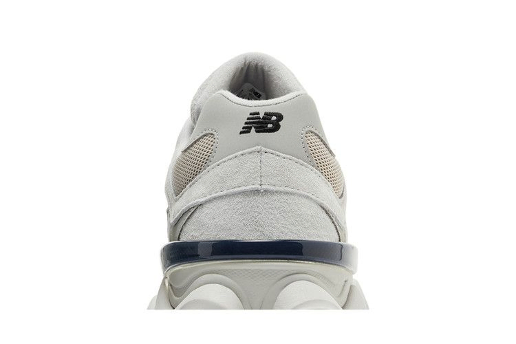 Кроссовки New Balance 9060 'Silver Metallic Grey'