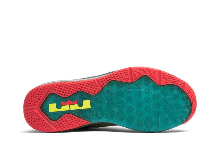Кроссовки Nike Max LeBron 11 Low SE 'Multi-Color'