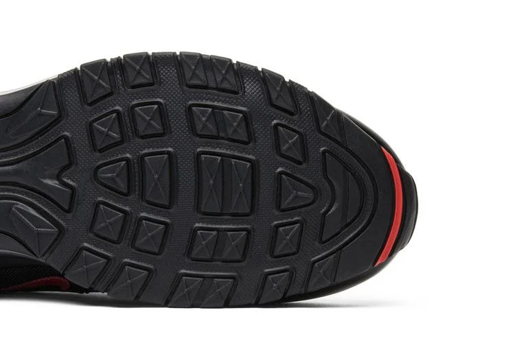 Krossovki-Undefeated-x-Nike-Air-Max-97-OG-Black-4