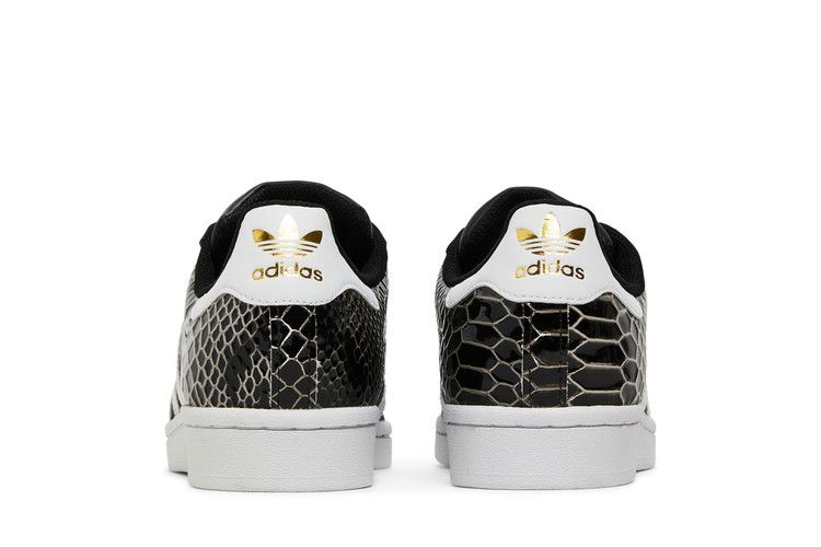wmns-superstar-black-snakeskin-fv3327_05