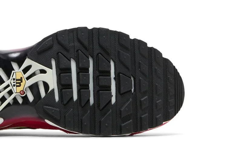 Кроссовки Nike Air Max Plus 'Fuchsia'