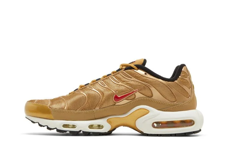 Кроссовки Nike Wmns Air Max Plus QS 'Metallic Gold'