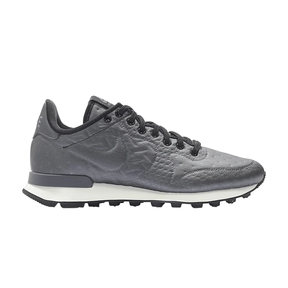 Krossovki-Nike-Wmns-Internationalist-JCRD-Winter