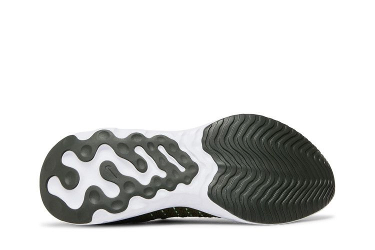 react-phantom-run-flyknit-2-rough-green-sequoia-dx2311-300_03