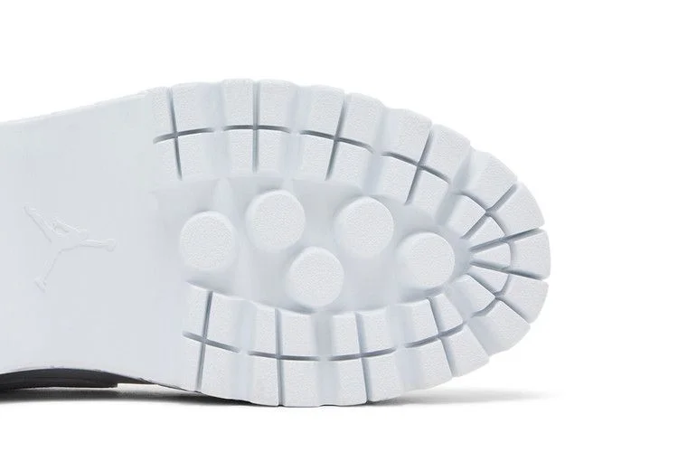 Krossovki-Wmns-Air-Jordan-1-High-Brooklyn-Triple-White-4
