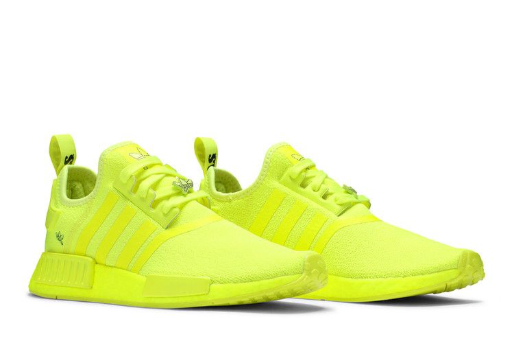 wmns-nmd_r1-solar-yellow-gw7691_07