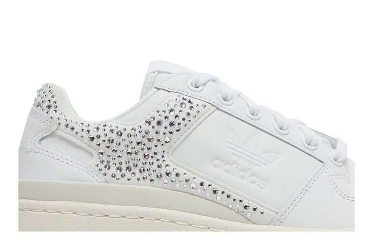 wmns-forum-bold-sparkly-crystals-h05060_01