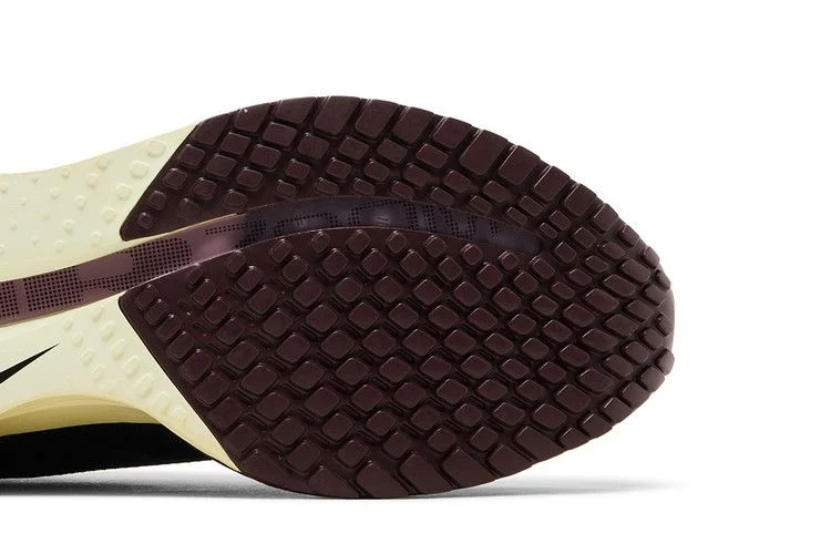 Кроссовки Nike A Ma Maniere X Pegasus Premium SP 'Black Burgundy Crush'