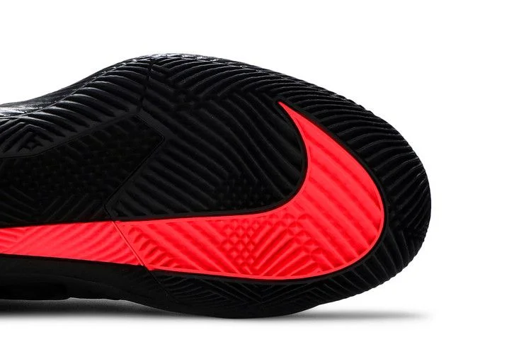 Krossovki-NikeCourt-Zoom-Vapor-X-Air-Max-95-Solar-Red-4