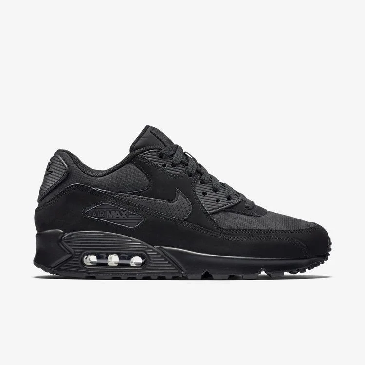 Кроссовки Nike Air Max 90 Essential