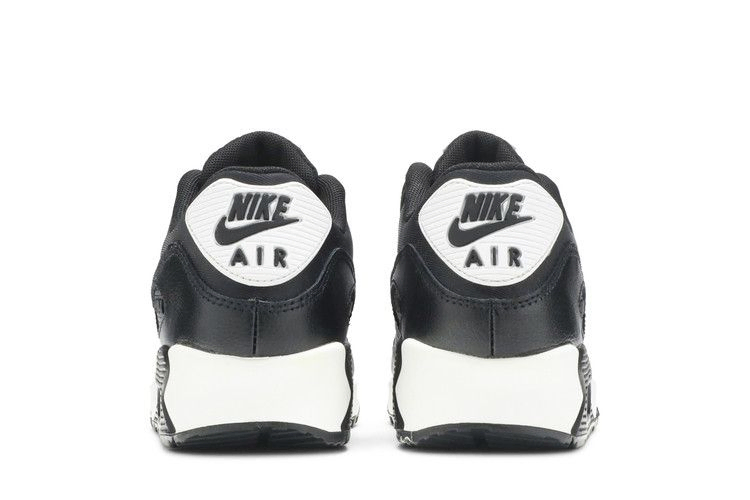 Кроссовки Nike Wmns Air Max 90 Essential 'Metallic Silver'